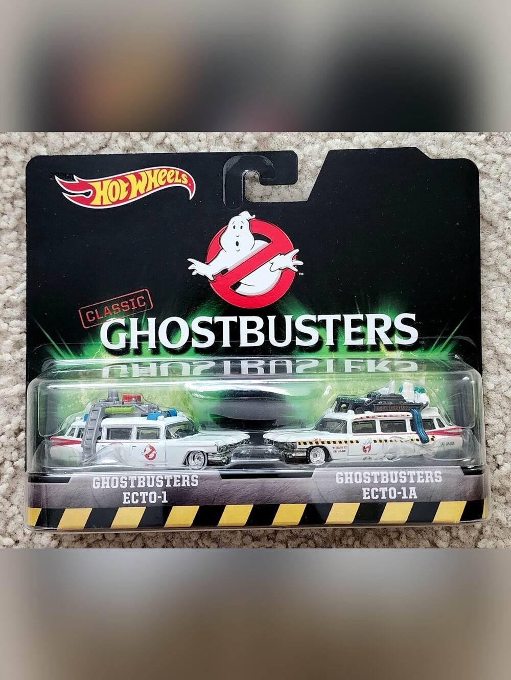 Hot Wheels Premium Classic 2-Pack Ghostbusters 2-Pack ECTO-1 & ECTO-1A